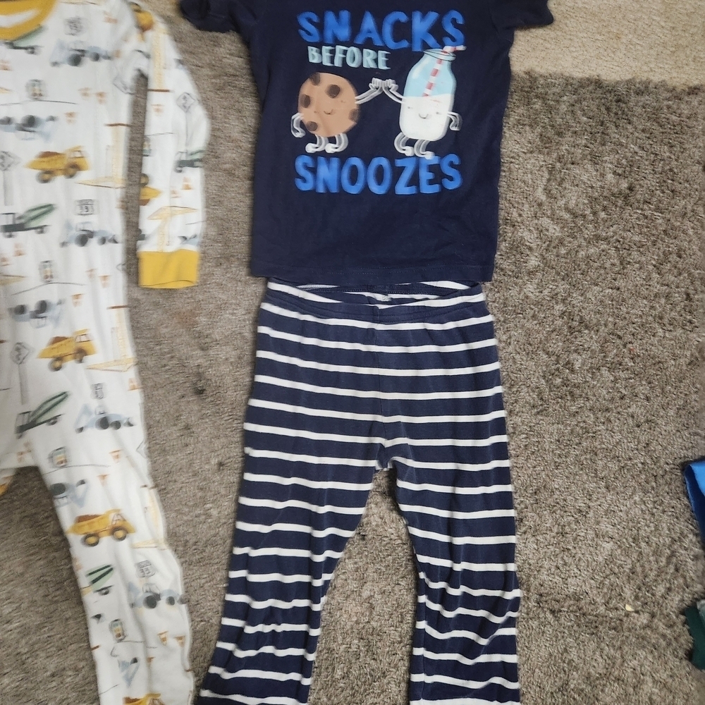 Carter's Pajama Bundle - Picture 3 of 6